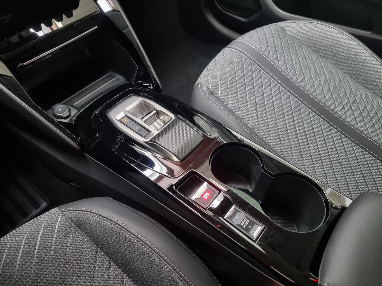 0679-0003329_p68 - PEUGEOT - 208 - 2026 - photo 16