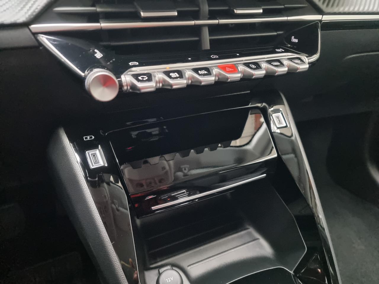 0679-0003329_p68 - PEUGEOT - 208 - 2026 - photo 17