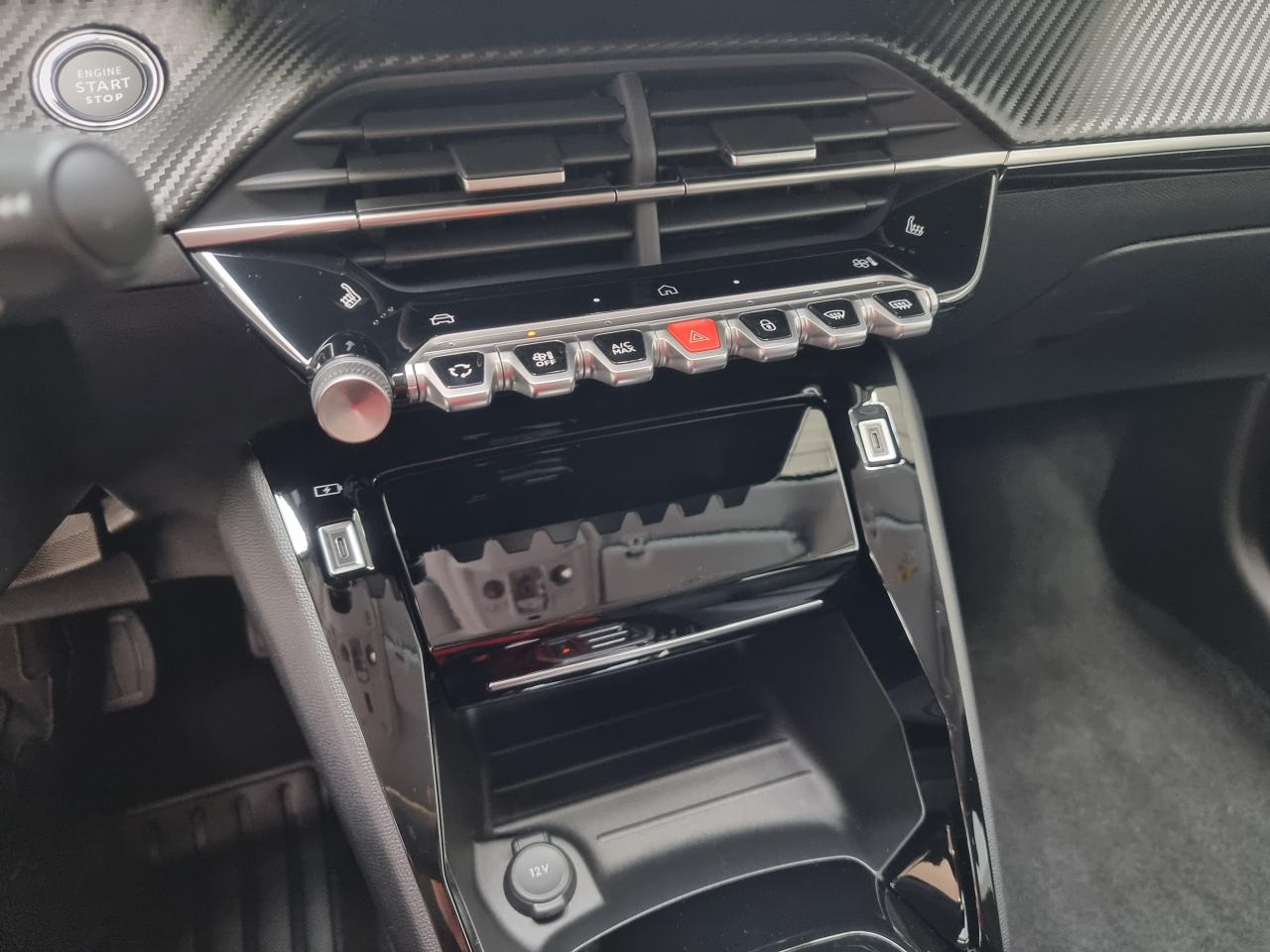 0679-0003331_p68 - PEUGEOT - 208 - 2026 - photo 17