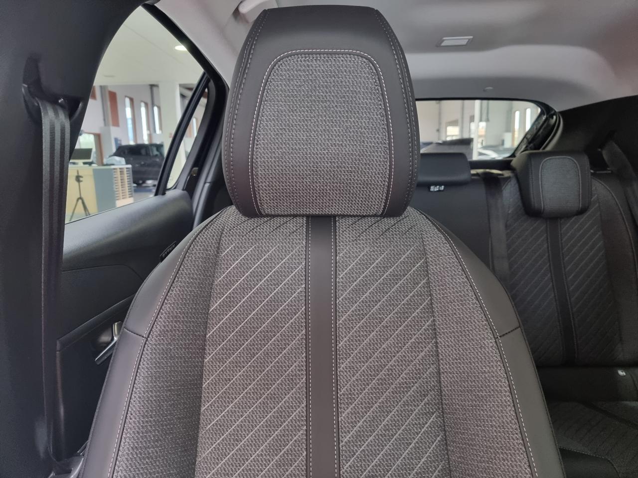 0679-0003332_p68 - PEUGEOT - 208 - 2026 - photo 13