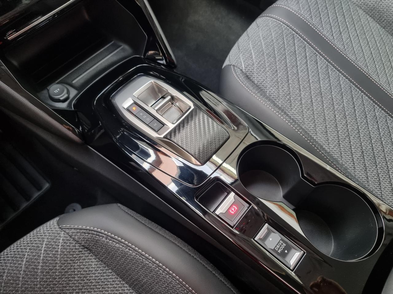 0679-0003334_p68 - PEUGEOT - 208 - 2026 - photo 15