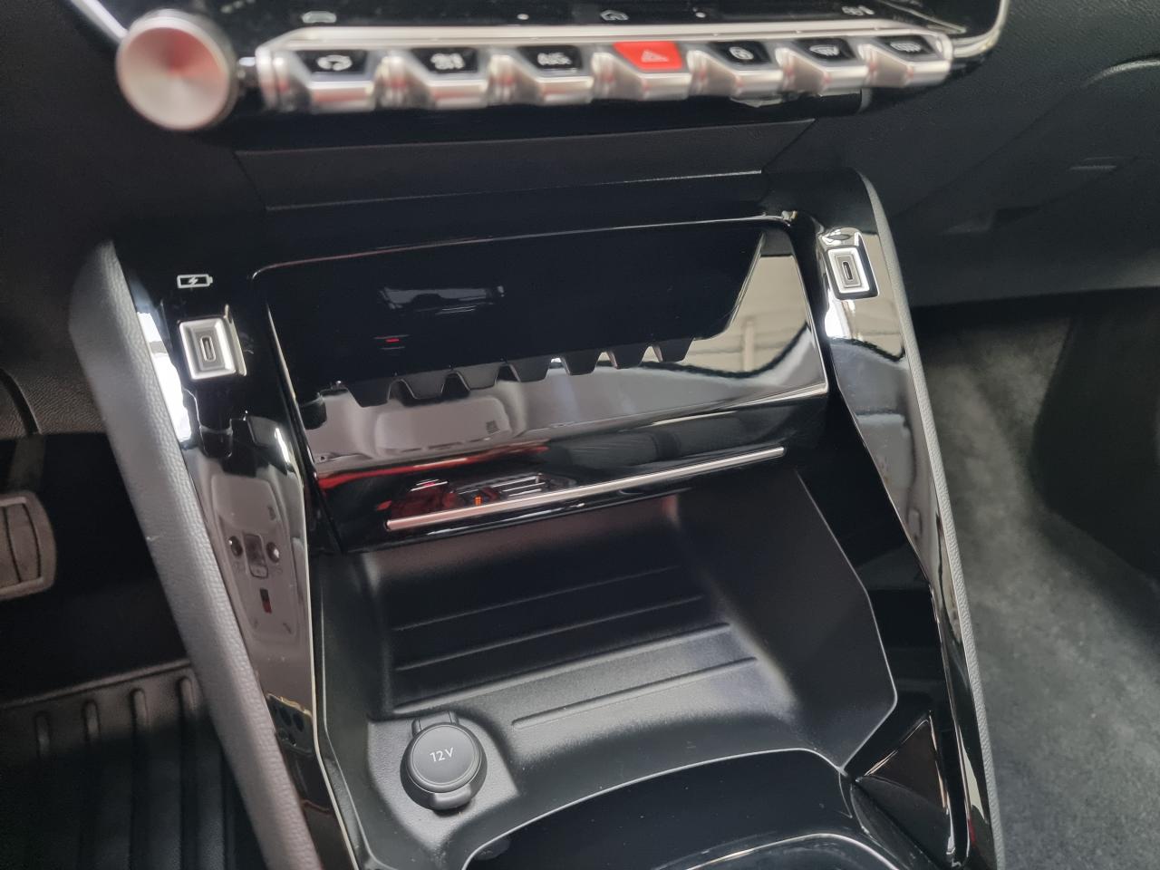 0679-0003334_p68 - PEUGEOT - 208 - 2026 - photo 16