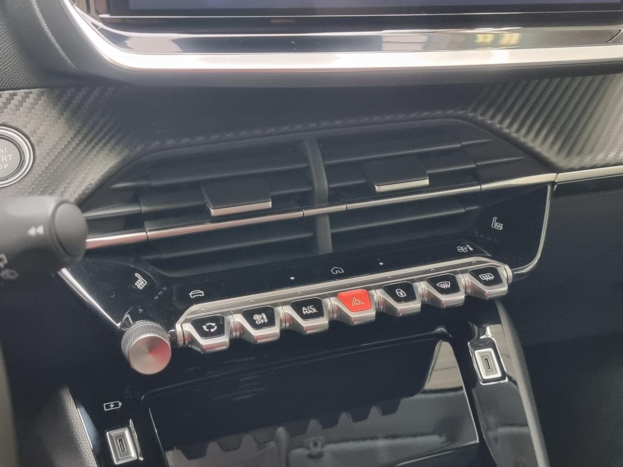 0679-0003334_p68 - PEUGEOT - 208 - 2026 - photo 18