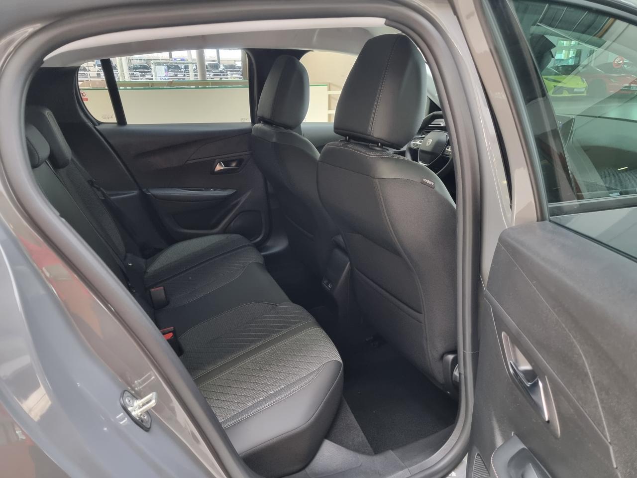 0679-0003337_p68 - PEUGEOT - 208 - 2026 - photo 23