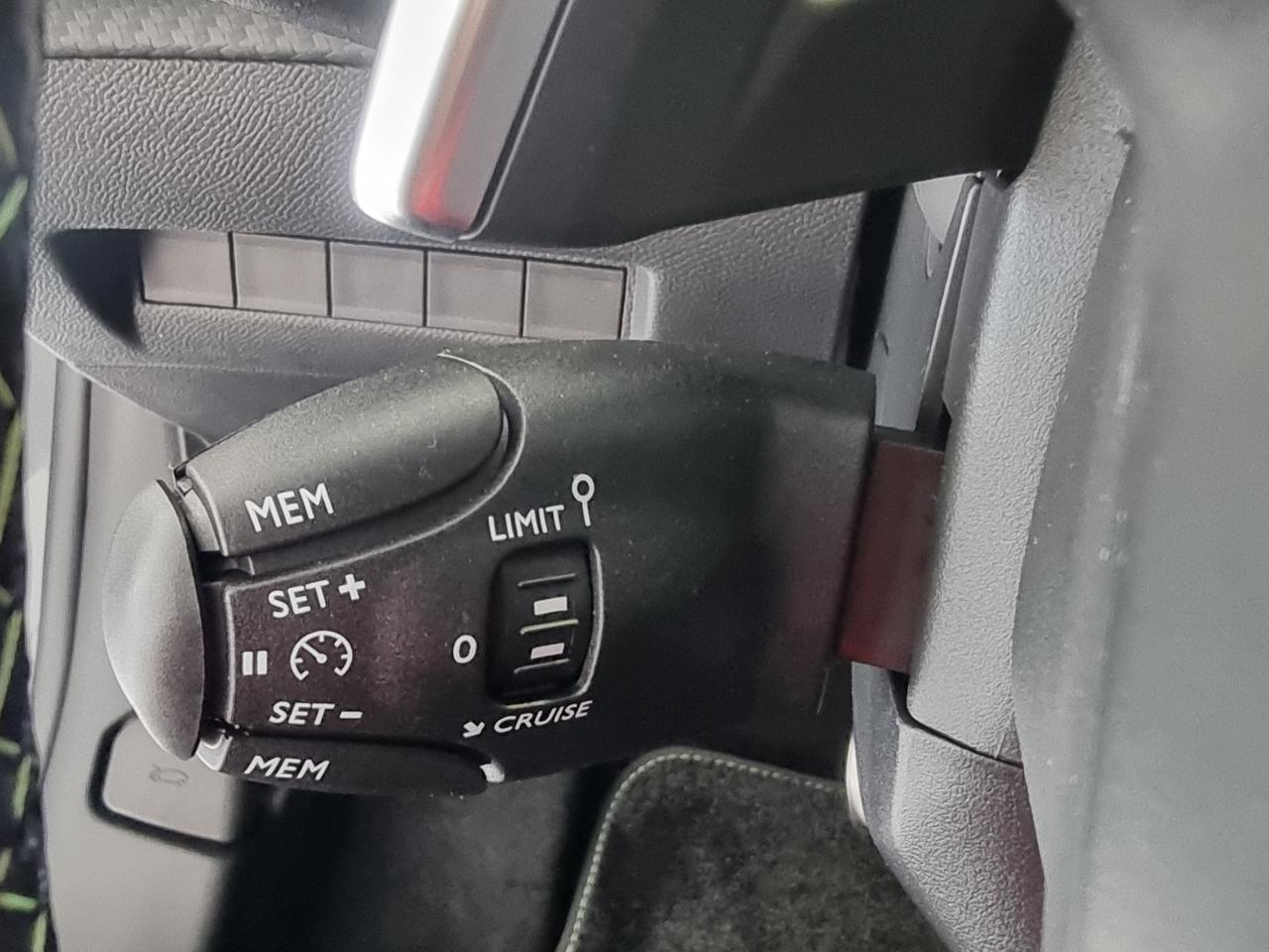 0679-0003374_p68 - PEUGEOT - 208 - 2025 - photo 24