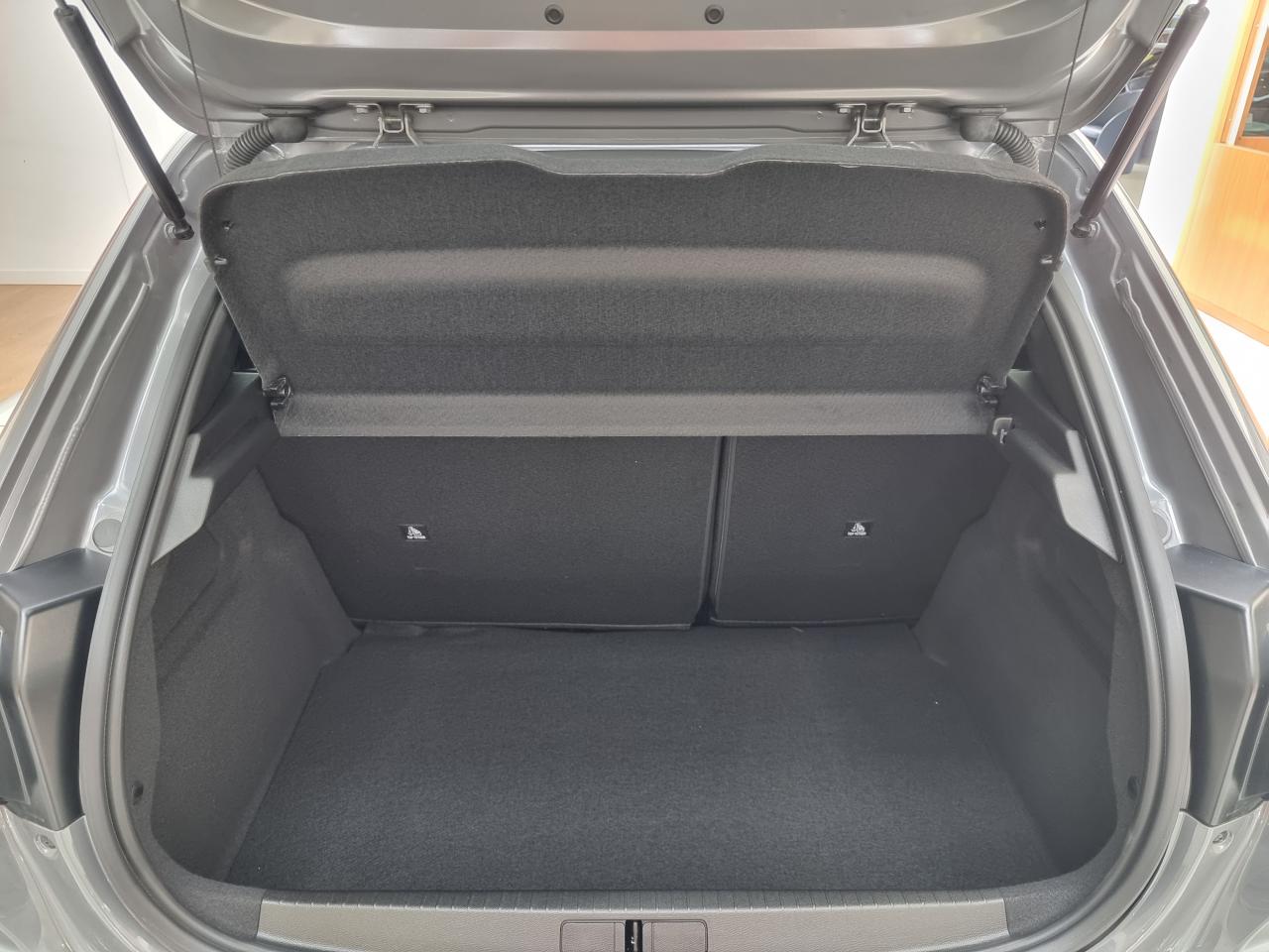 0679-0003375_p68 - PEUGEOT - 208 - 2025 - photo 12