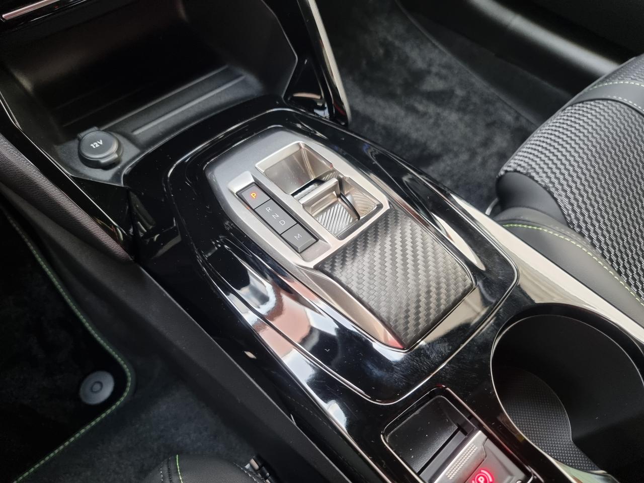 0679-0003375_p68 - PEUGEOT - 208 - 2025 - photo 16