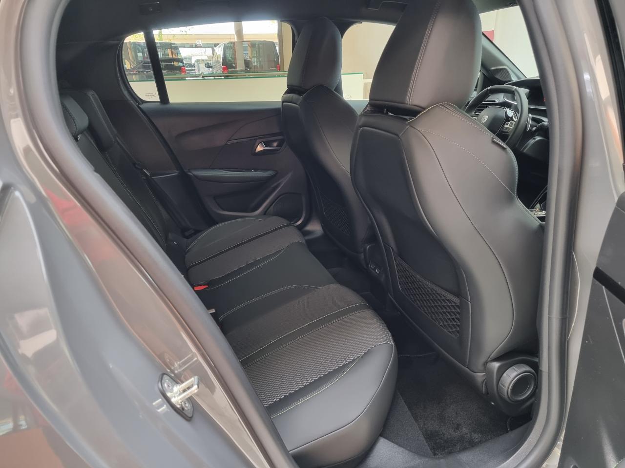 0679-0003375_p68 - PEUGEOT - 208 - 2025 - photo 23