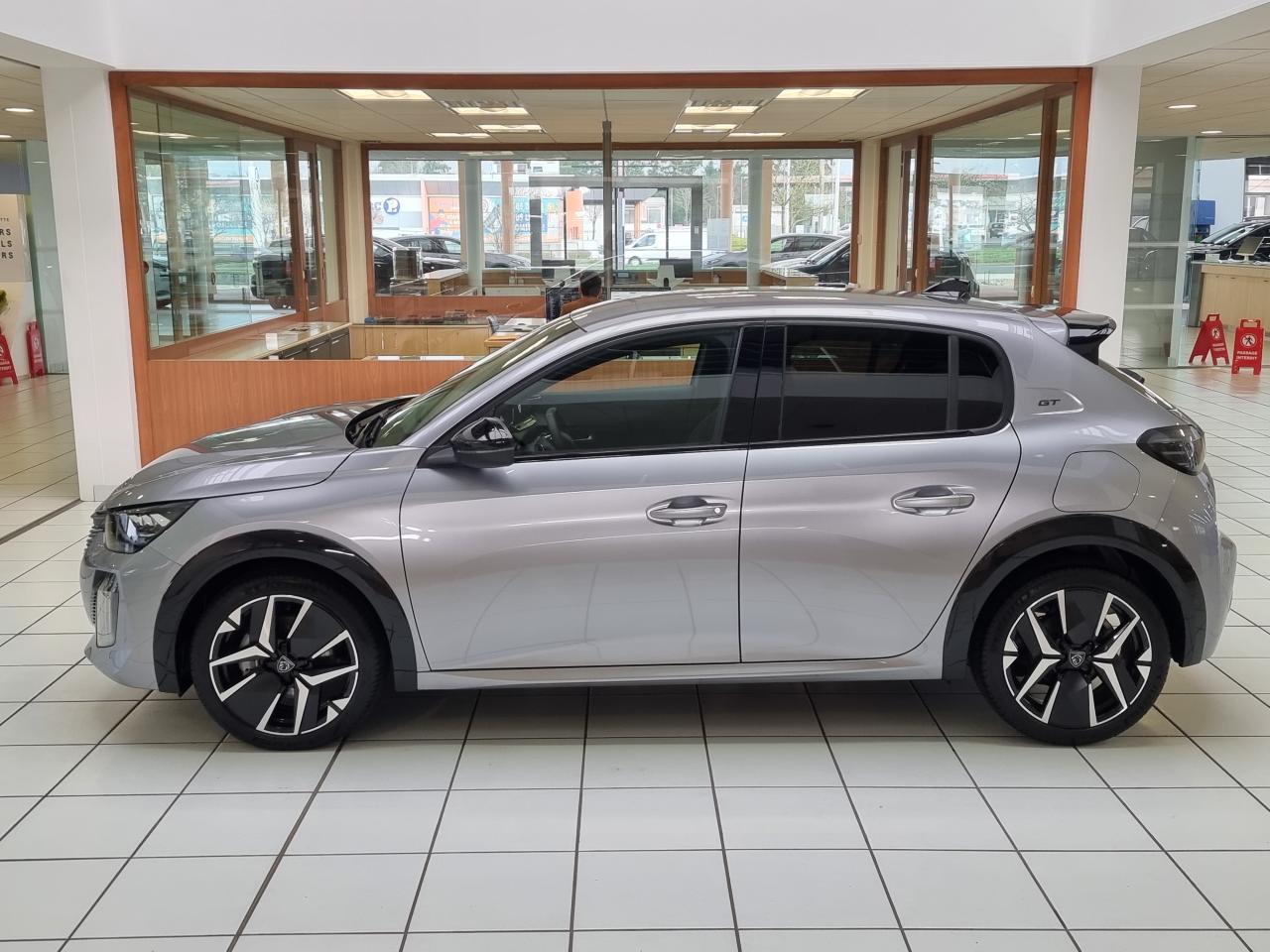 0679-0003378_p68 - PEUGEOT - 208 - 2025 - photo 27