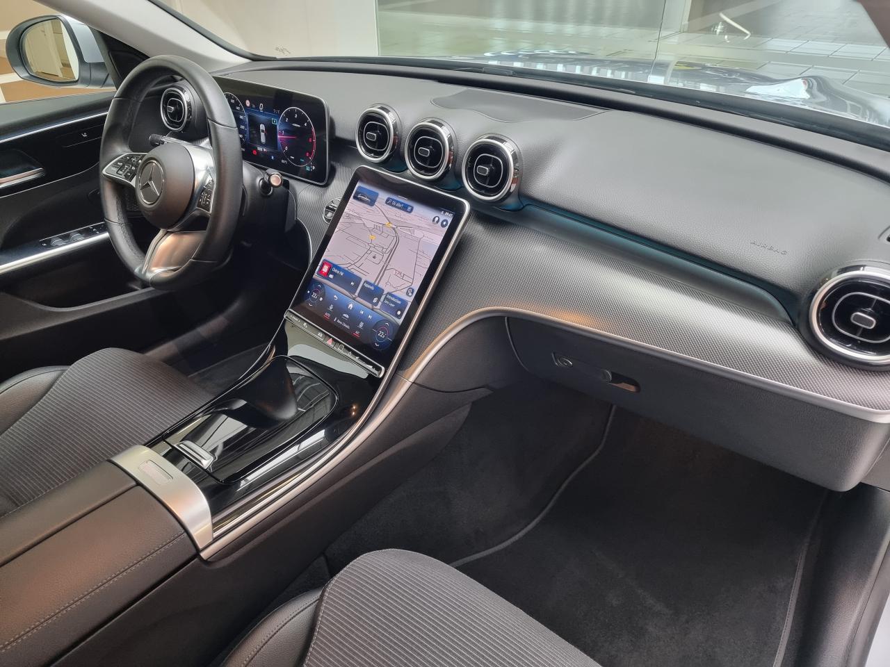 0679-0003415_p68 - MERCEDES - CLASSE C - 2023 - photo 3