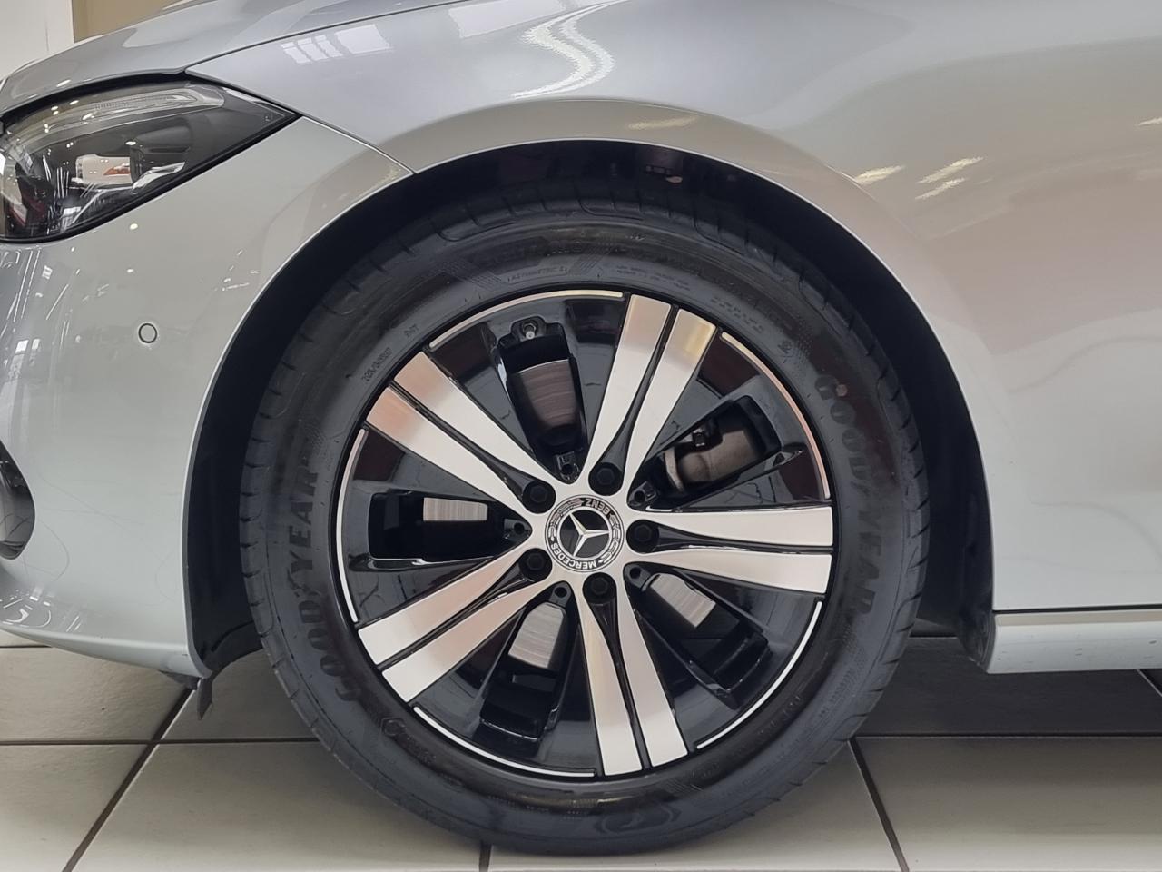 0679-0003415_p68 - MERCEDES - CLASSE C - 2023 - photo 5