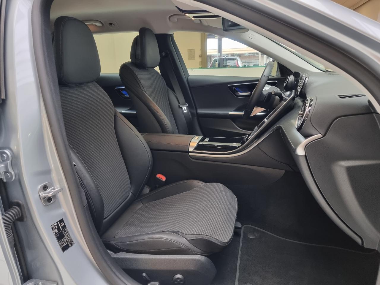 0679-0003415_p68 - MERCEDES - CLASSE C - 2023 - photo 10