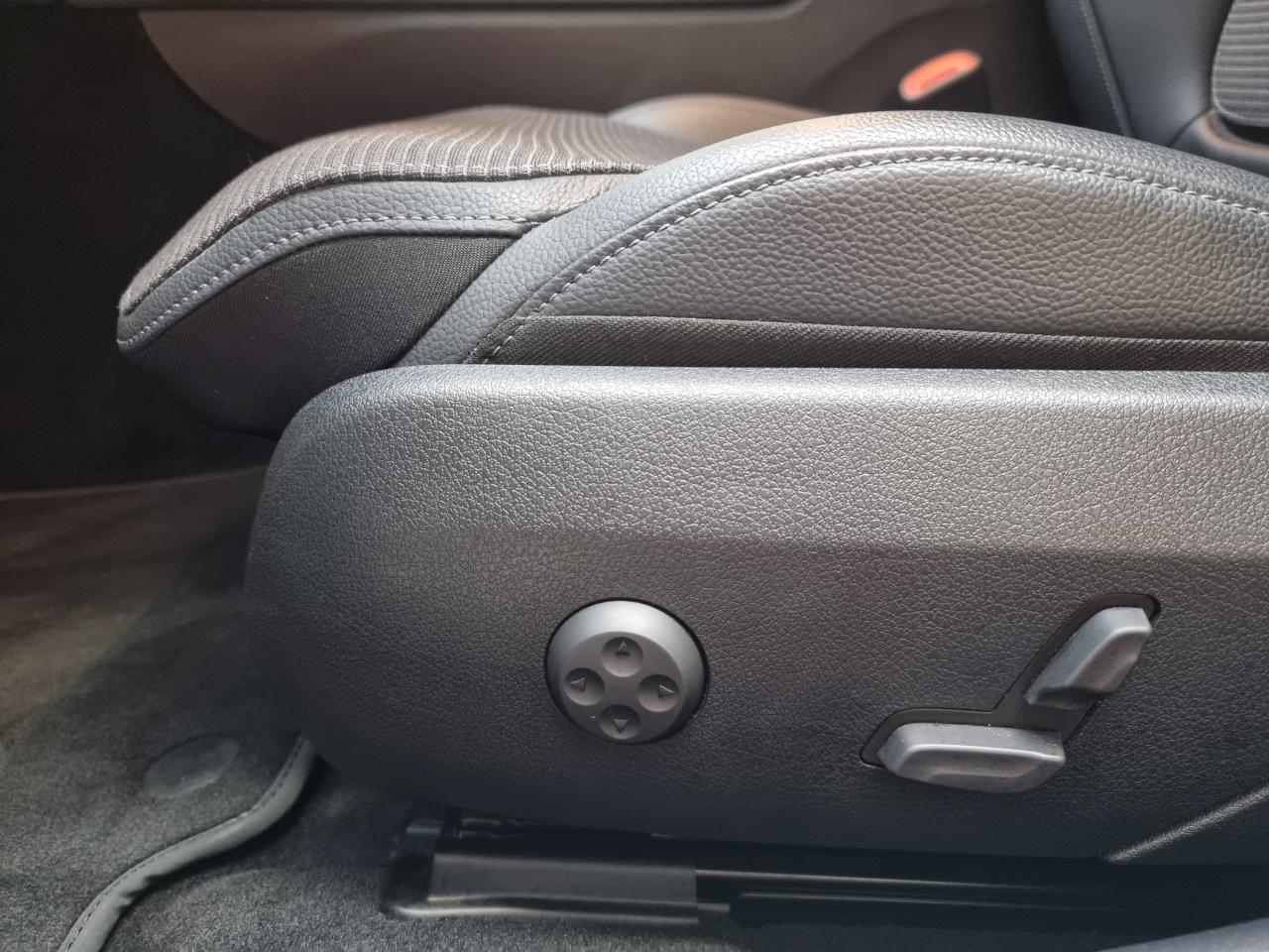 0679-0003415_p68 - MERCEDES - CLASSE C - 2023 - photo 15