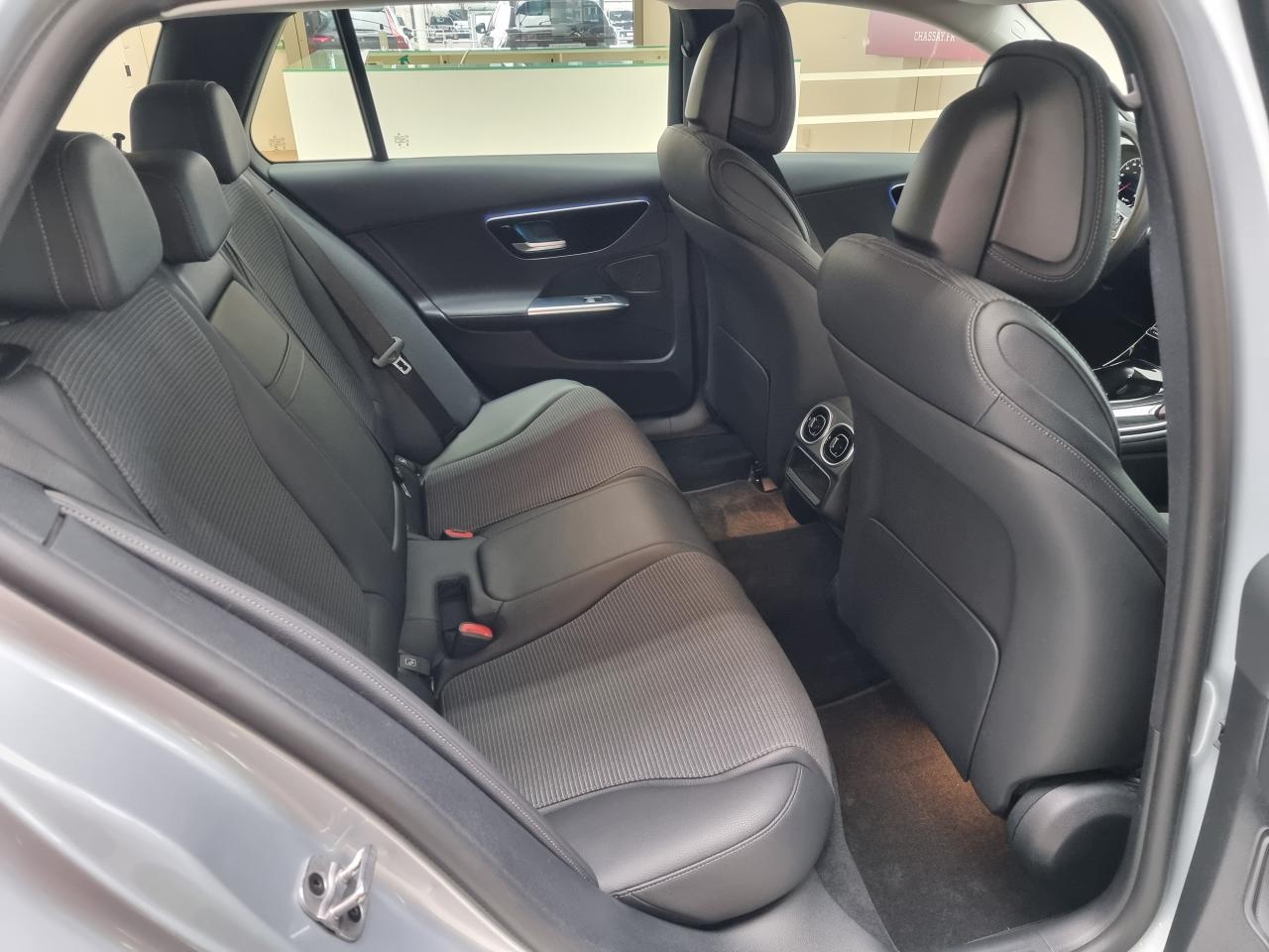 0679-0003415_p68 - MERCEDES - CLASSE C - 2023 - photo 23