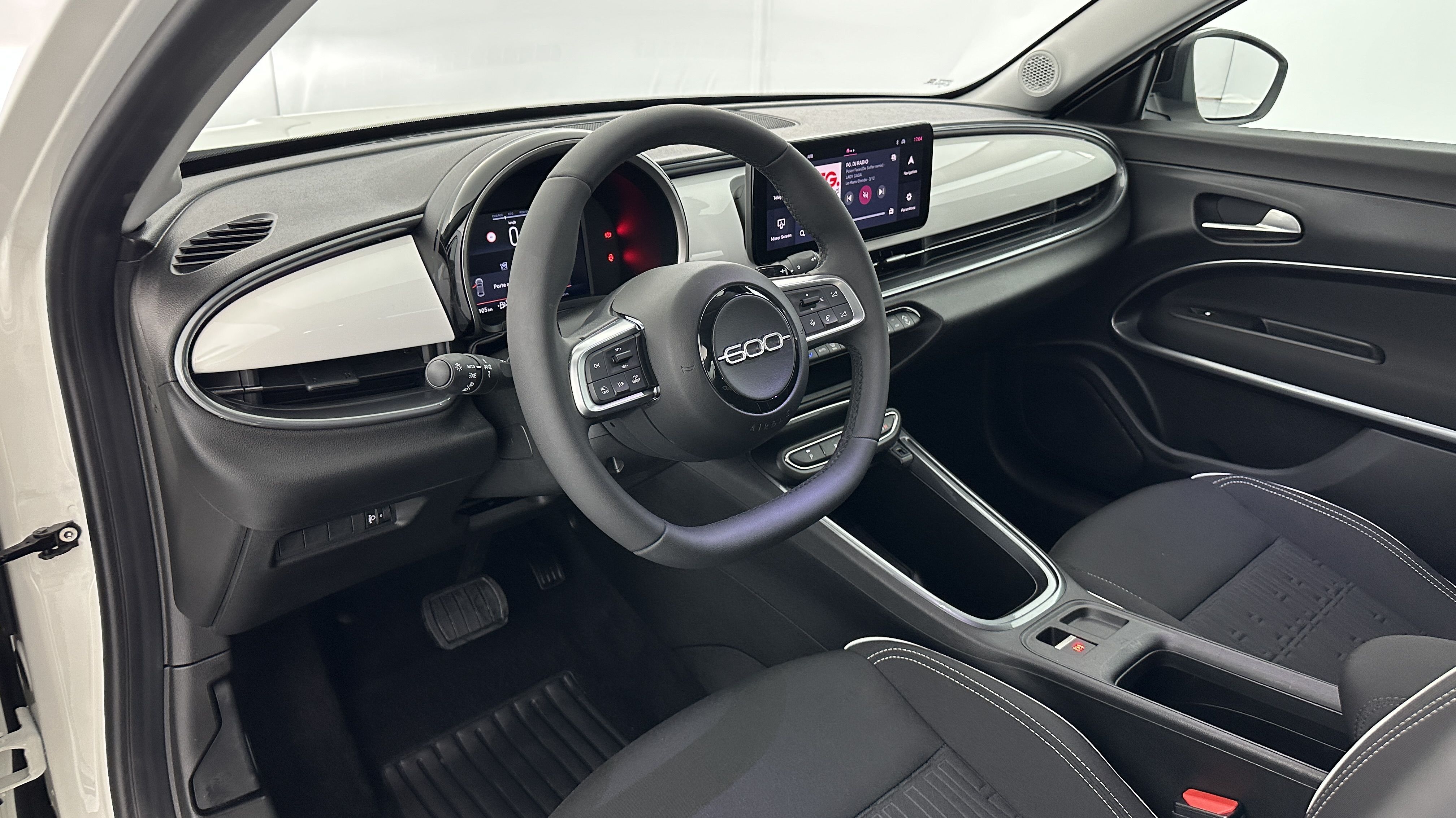 GLI00026497_p53 - FIAT - 600 - 2025 - photo 6