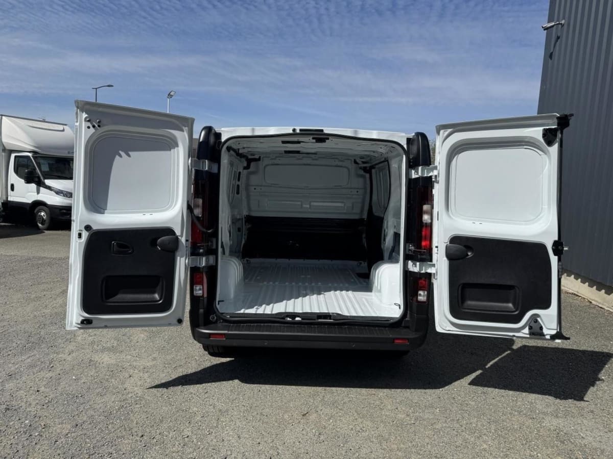 385941_p2 - RENAULT - TRAFIC - 2026 - photo 5