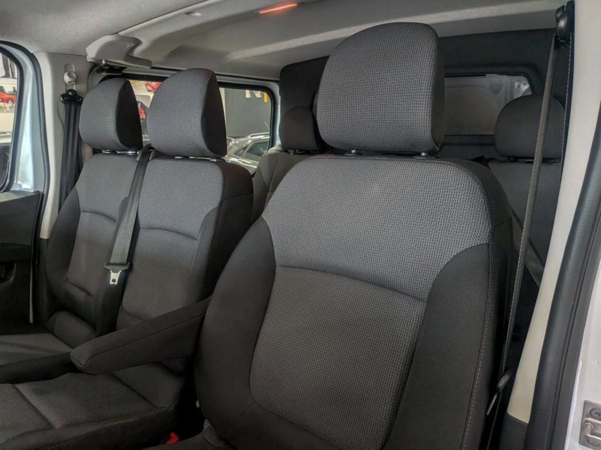 372580_p2 - RENAULT - TRAFIC - 2023 - photo 10