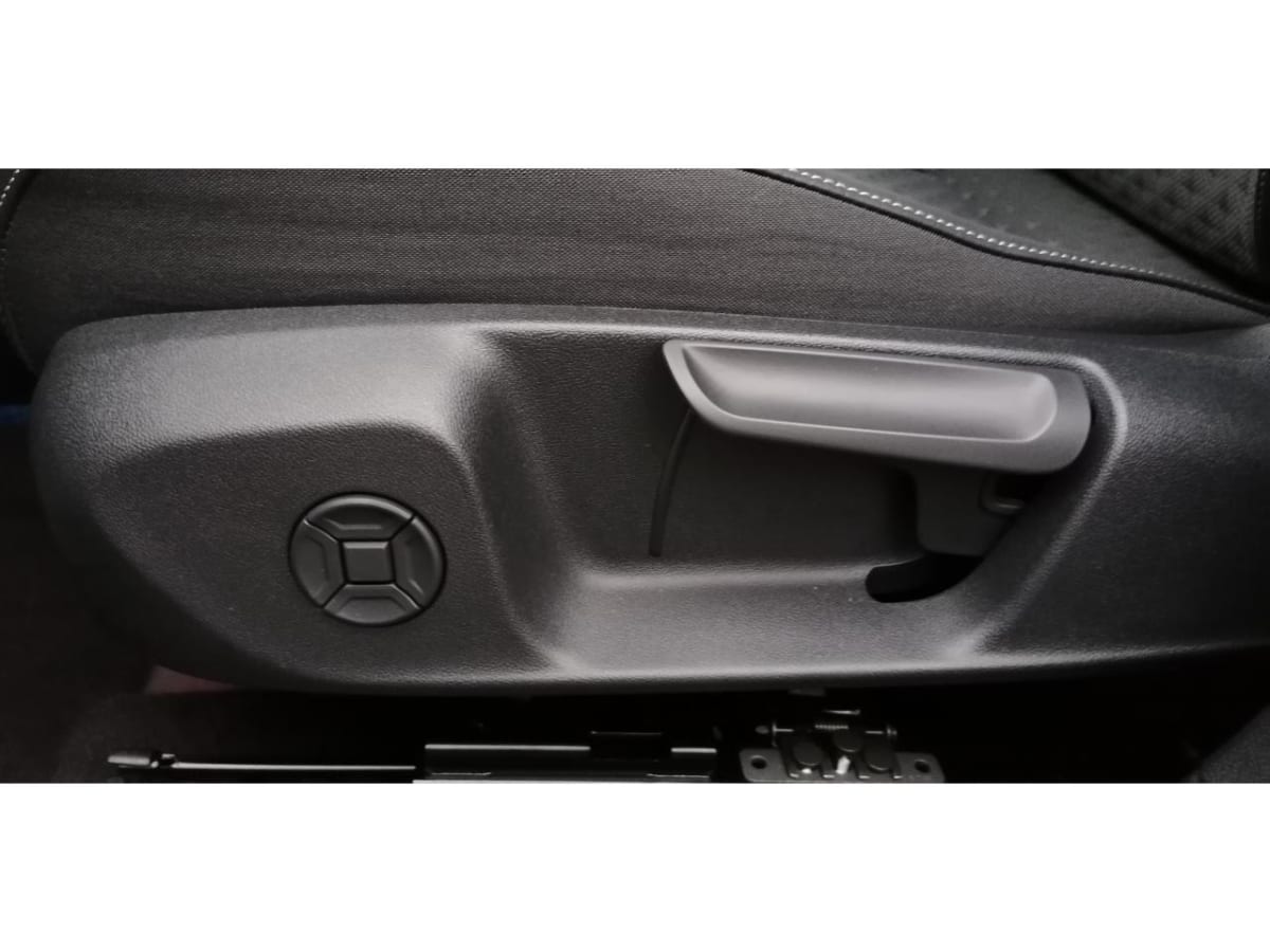 377815_p2 - VOLKSWAGEN - T ROC - 2026 - photo 5