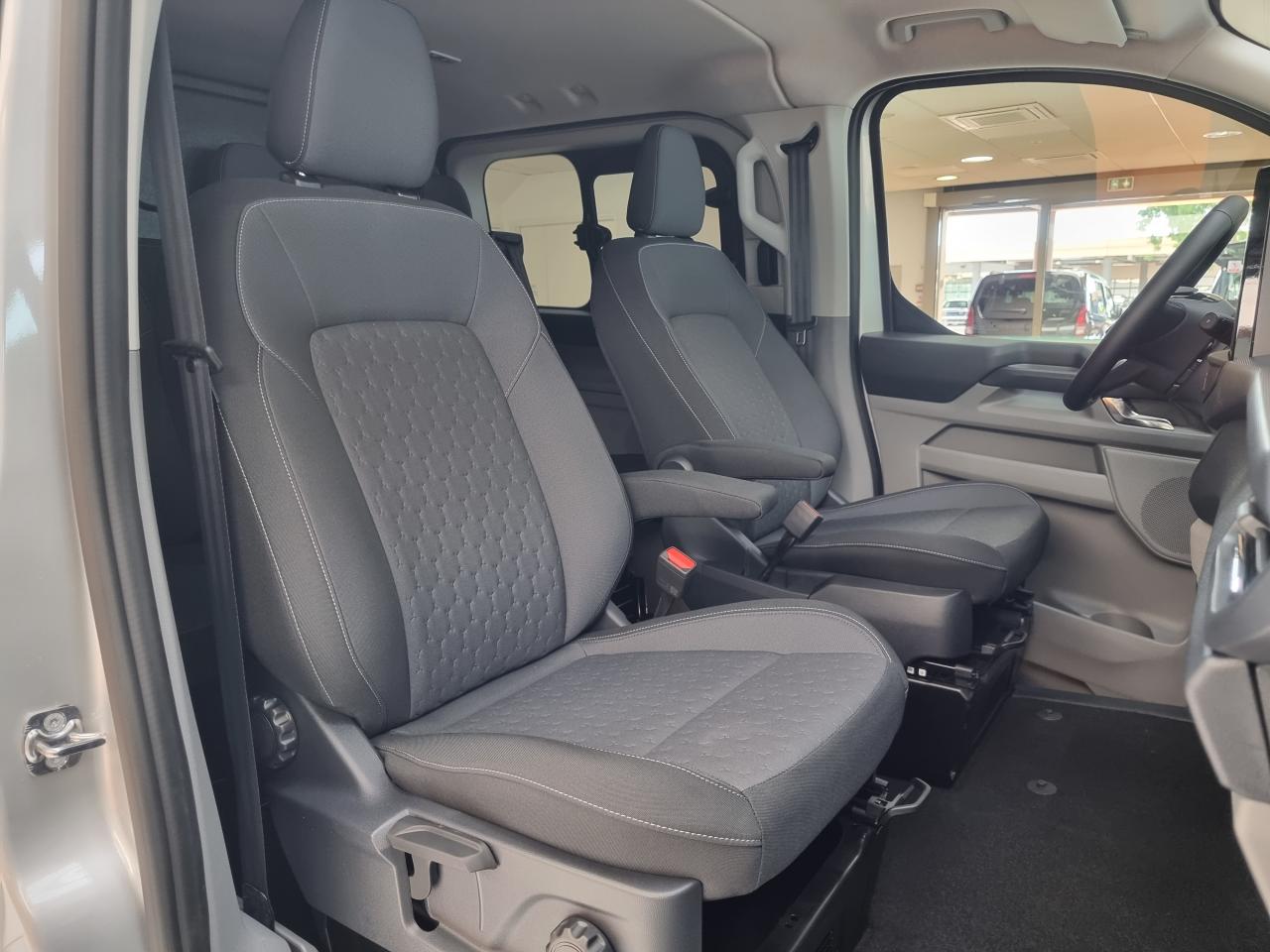 0679-0003538_p68 - FORD - TRANSIT - 2026 - photo 10