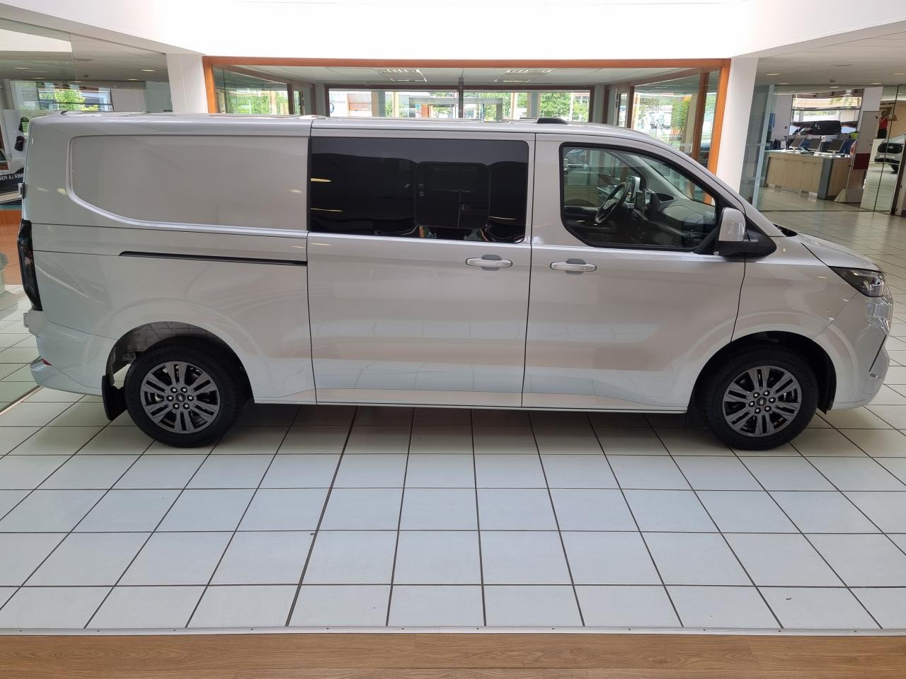 0679-0003538_p68 - FORD - TRANSIT - 2026 - photo 24
