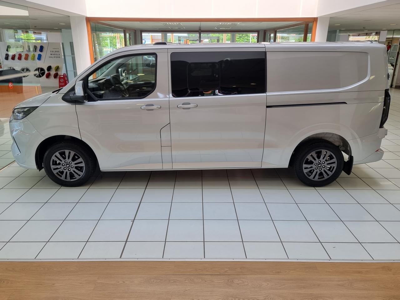 0679-0003538_p68 - FORD - TRANSIT - 2026 - photo 25
