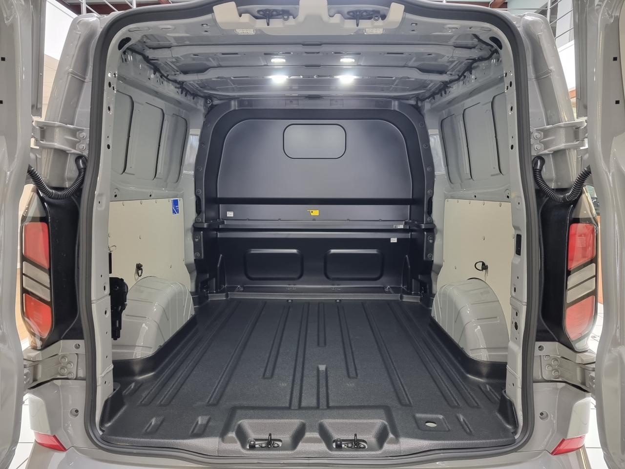 0679-0003539_p68 - FORD - TRANSIT - 2026 - photo 14