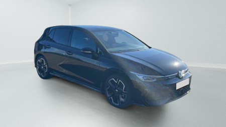 381015_p2 - VOLKSWAGEN - GOLF - 2026