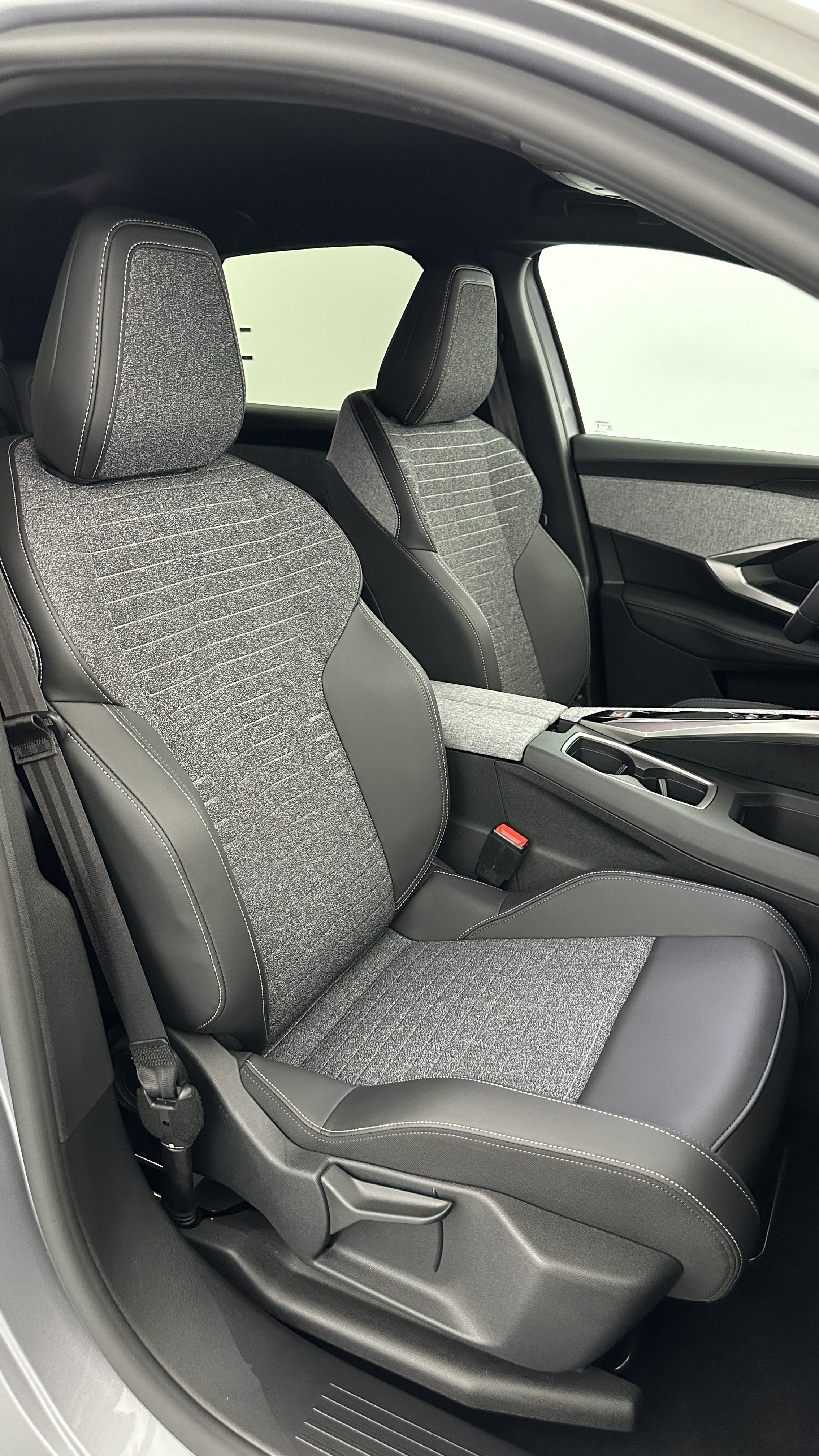 GLI00036175_p53 - PEUGEOT - 3008 - 2025 - photo 17