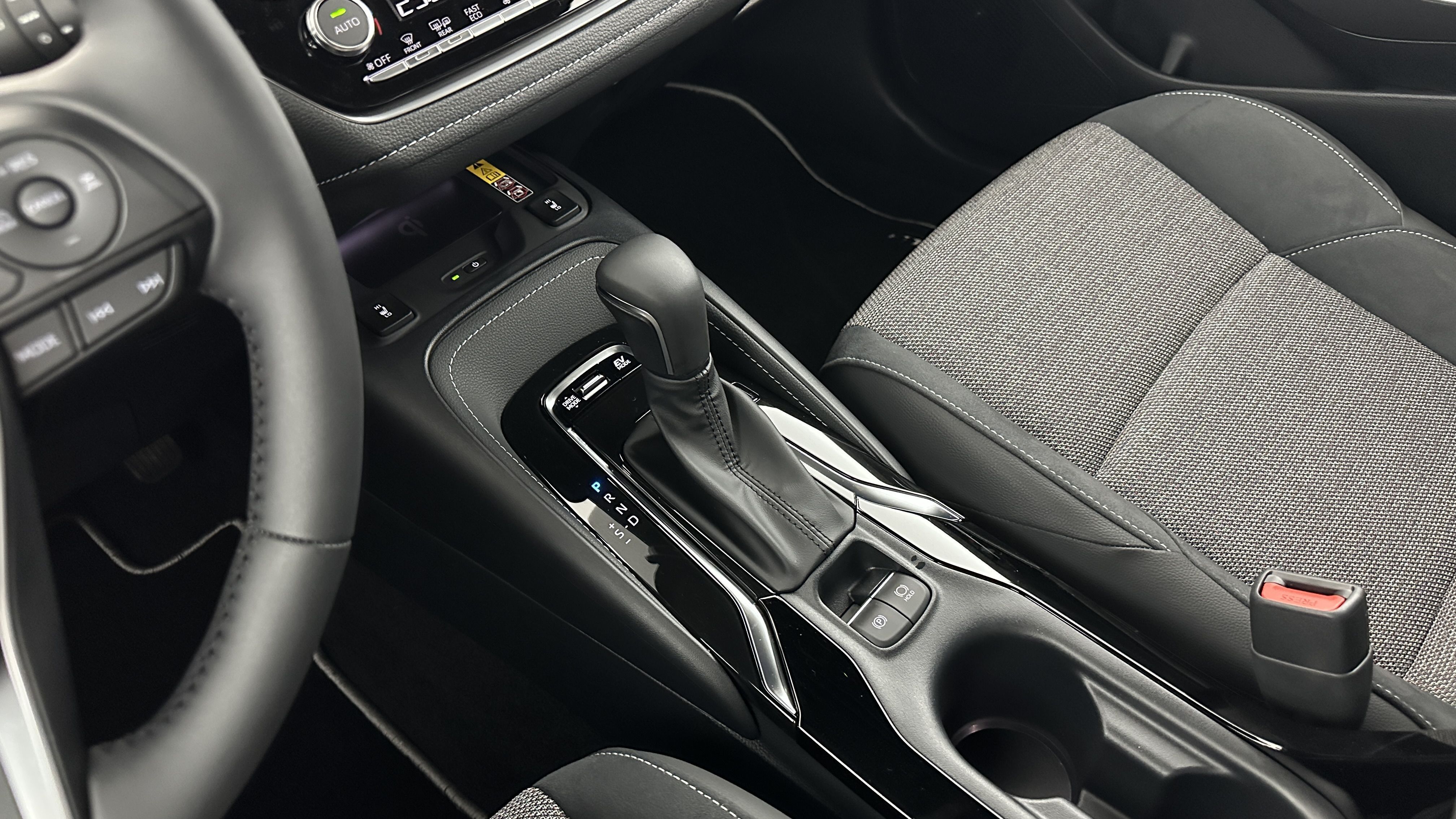 GLI00036702_p53 - TOYOTA - COROLLA TOURING SPORT - 2026 - photo 17