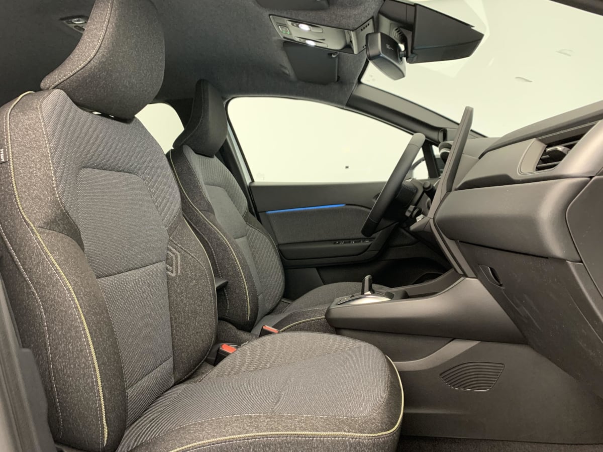 386040_p2 - RENAULT - CAPTUR - 2026 - photo 9