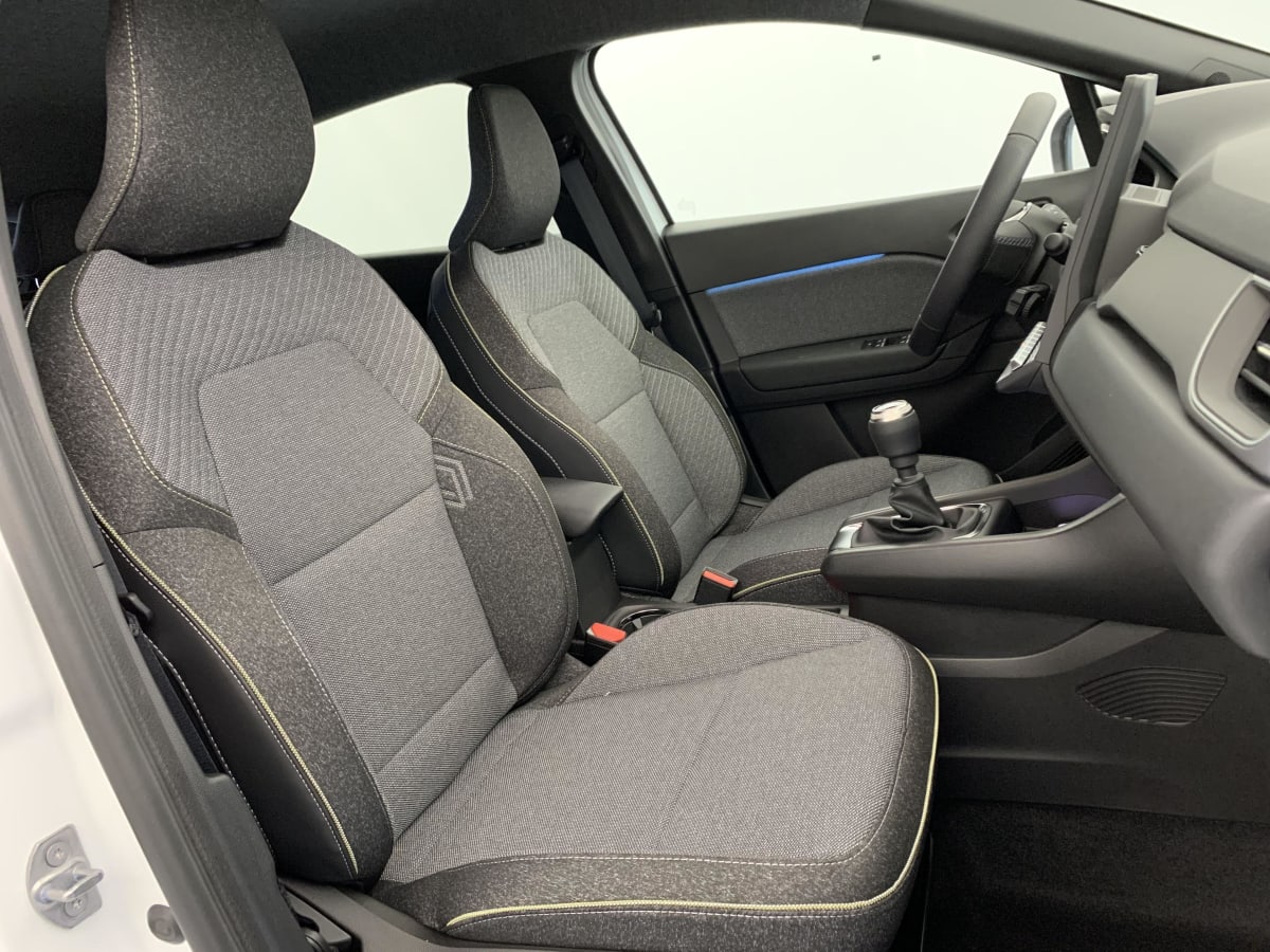 388616_p2 - RENAULT - CAPTUR - 2026 - photo 9